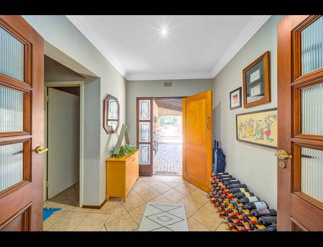 4 BEDROOM FREEHOLD FOR SALE IN RUIMSIG